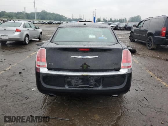 ✅ 2012 Chrysler 300 Limited • VIN: 2C3CCAHG0CH313677 • Лот: 67030375. Опубликован ранее на Copart с пробегом 92 726 миль. Бесплатный доступ к архиву аукционных продаж из США и подробный отчёт об истории автомобиля на DreamBid. Изображение 6.