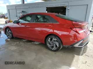 2024 Hyundai Elantra SEL z VIN KMHLS4DG7RU830143, wystawiony jako Copart lot #62723215 z przebiegiem 3 746 mil mil oraz Nie do naprawy • Non repairable. Historia ofert i sprzedaży dostępna na DreamBid. Obrazek 2.