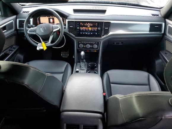 ✅ 2021 Volkswagen Atlas SEL • VIN: 1V2SE2CA4MC204829 • Lot: 90018045. Wystawiony na Copart z przebiegiem 29 623 mil. Bezpłatny archiwum sprzedaży aukcyjnych z USA i szczegółowy raport historii pojazdu na DreamBid. Zdjęcie 8.