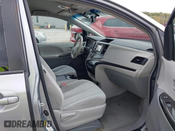 ✅ 2013 Toyota Sienna LE AAS • VIN: 5TDKK3DC5DS348078 • Lot: 43319089. Listed on IAAI with 133,827 mi. Free auction sales archive from the USA and detailed vehicle history report at DreamBid. Image 5.