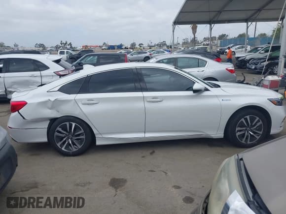 ✅ 2019 Honda Accord Touring • VIN: 1HGCV3F9XKA000284 • Лот: 42184197. Опубликован ранее на IAAI с пробегом 72 345 миль. Бесплатный доступ к архиву аукционных продаж из США и подробный отчёт об истории автомобиля на DreamBid. Изображение 13.