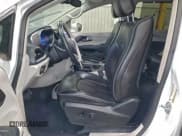 ✅ 2018 Chrysler Pacifica Hybrid Limited • VIN: 2C4RC1N78JR364555 • Lot: 95448865. Wystawiony na Copart z przebiegiem 87 813 mil. Bezpłatny archiwum sprzedaży aukcyjnych z USA i szczegółowy raport historii pojazdu na DreamBid. Zdjęcie 7.