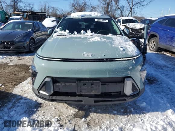 2024 Hyundai Kona SEL with VIN KM8HB3AB7RU127733, listed as a Copart auction lot 87379324 with 2,811 mi miles and Salvage title. Bid and sale history available at DreamBid. Image 5.