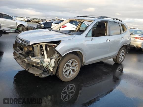 ✅ 2023 Subaru Forester Premium • VIN: JF2SKAEC0PH461479 • Лот: 91248725. Опубликован ранее на Copart с пробегом 32 275 миль. Бесплатный доступ к архиву аукционных продаж из США и подробный отчёт об истории автомобиля на DreamBid. Изображение 1.