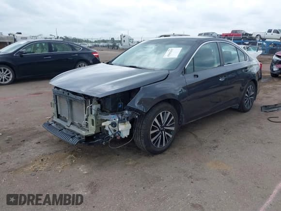 ✅ 2018 Subaru Legacy Premium • VIN: 4S3BNAC62J3028379 • Lot: 43043435. Wystawiony na IAAI z przebiegiem 103 799 mil. Bezpłatny archiwum sprzedaży aukcyjnych z USA i szczegółowy raport historii pojazdu na DreamBid. Zdjęcie 2.