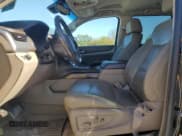 ✅ 2015 Chevrolet Suburban LT • VIN: 1GNSCJKC2FR291903 • Lot: 79424704. Wystawiony na Copart z przebiegiem 220 657 mil. Bezpłatny archiwum sprzedaży aukcyjnych z USA i szczegółowy raport historii pojazdu na DreamBid. Zdjęcie 7.