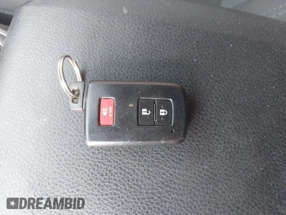 ✅ 2017 Toyota Tacoma SR5 • VIN: 5TFCZ5AN6HX082555 • Lot: 42716118. Listed on IAAI with 100,116 mi. Free auction sales archive from the USA and detailed vehicle history report at DreamBid. Image 11.