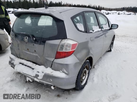 ✅ 2009 Honda Fit • VIN: JHMGE87579S805879 • Lot: 42146885. Wystawiony na Copart z przebiegiem 254 722 mil. Bezpłatny archiwum sprzedaży aukcyjnych z USA i szczegółowy raport historii pojazdu na DreamBid. Zdjęcie 3.
