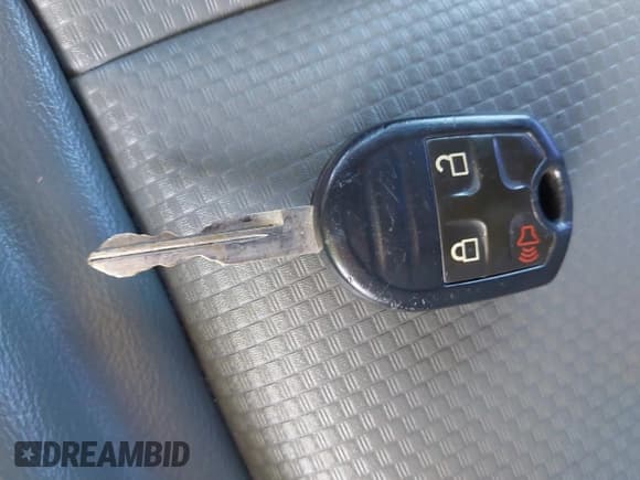 ✅ 2014 Ford F-150 XL • VIN: 1FTMF1CM8EKD93360 • Lot: 42888082. Wystawiony na IAAI z przebiegiem 150 183 mil. Bezpłatny archiwum sprzedaży aukcyjnych z USA i szczegółowy raport historii pojazdu na DreamBid. Zdjęcie 11.