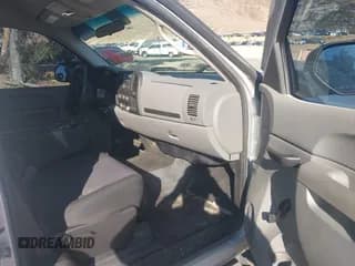 ✅ 2013 Chevrolet Silverado 1500 Work Truck • VIN: 1GCRCPEX1DZ414371 • Lot: 43358784. Wystawiony na IAAI z przebiegiem 154 310 mil. Bezpłatny archiwum sprzedaży aukcyjnych z USA i szczegółowy raport historii pojazdu na DreamBid. Zdjęcie 5.