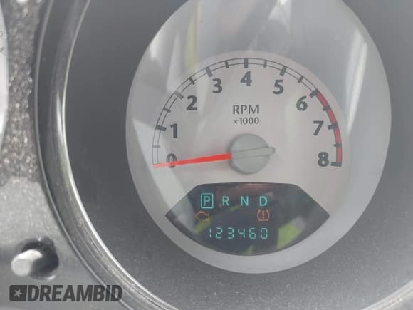 ✅ 2010 Chrysler PT Cruiser • VIN: 3A4GY5F90AT212082 • Lot: 42672557. Wystawiony na IAAI z przebiegiem 123 460 mil. Bezpłatny archiwum sprzedaży aukcyjnych z USA i szczegółowy raport historii pojazdu na DreamBid. Zdjęcie 7.