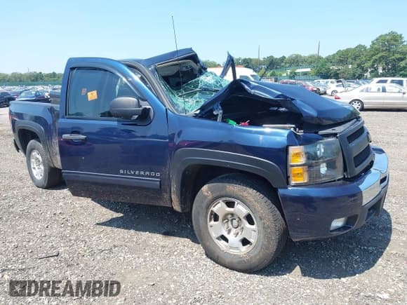 ✅ 2011 Chevrolet Silverado 1500 LT • VIN: 1GCRKSE33BZ463135 • Lot: 42979352. Wystawiony na IAAI z przebiegiem Nie podano. Bezpłatny archiwum sprzedaży aukcyjnych z USA i szczegółowy raport historii pojazdu na DreamBid. Zdjęcie 1.