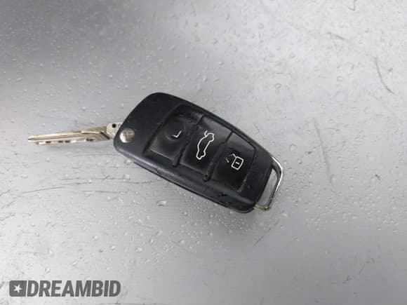 ✅ 2010 Audi Q7 Premium Plus • VIN: WA1LYAFE6AD007604 • Lot: 41955633. Listed on IAAI with 240,433 mi. Free auction sales archive from the USA and detailed vehicle history report at DreamBid. Image 11.