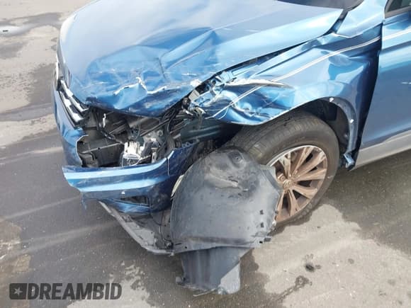 ✅ 2019 Volkswagen Tiguan S • VIN: 3VV1B7AX0KM101611 • Лот: 43372465. Опубликован ранее на IAAI с пробегом 63 802 миль. Бесплатный доступ к архиву аукционных продаж из США и подробный отчёт об истории автомобиля на DreamBid. Изображение 17.