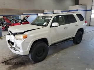 ✅ 2011 Toyota 4Runner SR5 • VIN: JTEBU5JR2B5069572 • Лот: 89669975. Опубликован ранее на Copart с пробегом 174 080 миль. Бесплатный доступ к архиву аукционных продаж из США и подробный отчёт об истории автомобиля на DreamBid. Изображение 1.