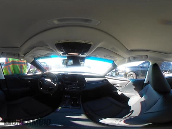 ✅ 2025 Lexus ES 300h • VIN: 58ADA1C11SU075086 • Lot: 43475993. Wystawiony na IAAI z przebiegiem 1 444 mil. Bezpłatny archiwum sprzedaży aukcyjnych z USA i szczegółowy raport historii pojazdu na DreamBid. Zdjęcie 18.