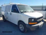 ✅ 2014 Chevrolet Express Cargo • VIN: 1GCWGFCA9E1140577 • Lot: 43772654. Wystawiony na IAAI z przebiegiem 260 902 mil. Bezpłatny archiwum sprzedaży aukcyjnych z USA i szczegółowy raport historii pojazdu na DreamBid. Zdjęcie 1.