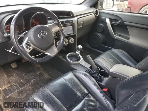 ✅ 2013 Scion tC • VIN: JTKJF5C75D3063441 • Lot: 86589505. Wystawiony na Copart z przebiegiem 198 433 mil. Bezpłatny archiwum sprzedaży aukcyjnych z USA i szczegółowy raport historii pojazdu na DreamBid. Zdjęcie 8.