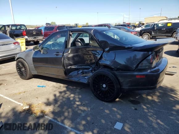 ✅ 2002 Lexus IS 300/350 • VIN: JTHBD192520048800 • Лот: 74569344. Опубликован ранее на Copart с пробегом 141 832 миль. Бесплатный доступ к архиву аукционных продаж из США и подробный отчёт об истории автомобиля на DreamBid. Изображение 2.