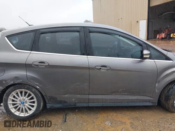✅ 2013 Ford C-Max SEL • VIN: 1FADP5CUXDL514988 • Lot: 41544219. Wystawiony na IAAI z przebiegiem 259 557 mil. Bezpłatny archiwum sprzedaży aukcyjnych z USA i szczegółowy raport historii pojazdu na DreamBid. Zdjęcie 13.