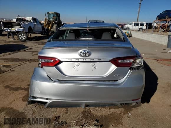 2019 Toyota Camry LE z VIN 4T1B11HK3KU270364, wystawiony jako Copart lot #79498474 z przebiegiem Nie podano mil oraz Szkoda całkowita • Salvage title. Historia ofert i sprzedaży dostępna na DreamBid. Obrazek 6.