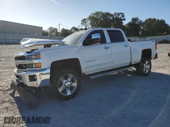 ✅ 2016 Chevrolet Silverado 2500HD LTZ • VIN: 1GC1KWE86GF101440 • Lot: 81875635. Wystawiony na Copart z przebiegiem 121 719 mil. Bezpłatny archiwum sprzedaży aukcyjnych z USA i szczegółowy raport historii pojazdu na DreamBid. Zdjęcie 1.