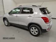 ✅ 2020 Chevrolet Trax LT • VIN: KL7CJPSBXLB006766 • Lot: 93961785. Wystawiony na Copart z przebiegiem 77 839 mil. Bezpłatny archiwum sprzedaży aukcyjnych z USA i szczegółowy raport historii pojazdu na DreamBid. Zdjęcie 2.