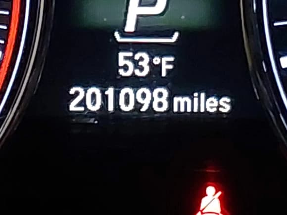 ✅ 2014 Acura RLX Technology • VIN: JH4KC1F55EC005059 • Lot: 42052486. Listed on IAAI with 201,098 mi. Free auction sales archive from the USA and detailed vehicle history report at DreamBid. Image 15.