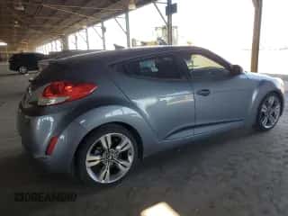 2015 Hyundai Veloster z VIN KMHTC6AD1FU232550, wystawiony jako Copart lot #69808314 z przebiegiem 97 915 mil mil oraz Szkoda całkowita • Salvage title. Historia ofert i sprzedaży dostępna na DreamBid. Obrazek 3.