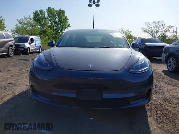 ✅ 2022 Tesla Model 3 Long Range • VIN: 5YJ3E1EB2NF183893 • Lot: 42130396. Wystawiony na IAAI z przebiegiem 25 552 mil. Bezpłatny archiwum sprzedaży aukcyjnych z USA i szczegółowy raport historii pojazdu na DreamBid. Zdjęcie 12.