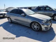 ✅ 2013 Mercedes-Benz C 250 Luxury • VIN: WDDGF4HB4DR272794 • Лот: 87096315. Опубликован ранее на Copart с пробегом 144 165 миль. Бесплатный доступ к архиву аукционных продаж из США и подробный отчёт об истории автомобиля на DreamBid. Изображение 4.