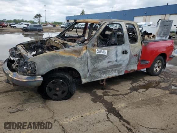 ✅ 2000 Ford F-150 XL • VIN: 2FTRX07L6YCA33124 • Lot: 58989405. Wystawiony na Copart z przebiegiem Nie podano. Bezpłatny archiwum sprzedaży aukcyjnych z USA i szczegółowy raport historii pojazdu na DreamBid. Zdjęcie 1.