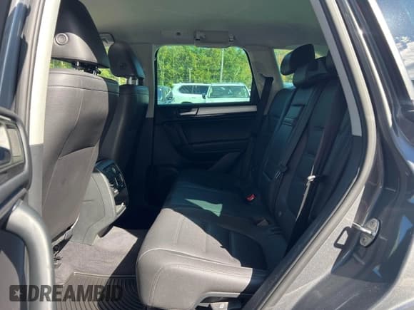 ✅ 2013 Volkswagen Touareg Sport • VIN: WVGEP9BP2DD003993 • Лот: 43226639. Опубликован ранее на IAAI с пробегом 193 826 миль. Бесплатный доступ к архиву аукционных продаж из США и подробный отчёт об истории автомобиля на DreamBid. Изображение 8.