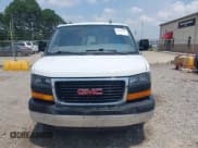 ✅ 2016 GMC Savana • VIN: 1GJZ7PFG9G1320771 • Lot: 42390300. Wystawiony na IAAI z przebiegiem 235 664 mil. Bezpłatny archiwum sprzedaży aukcyjnych z USA i szczegółowy raport historii pojazdu na DreamBid. Zdjęcie 12.