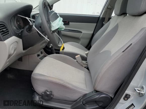 ✅ 2010 Hyundai Accent GLS • VIN: KMHCN4AC6AU470277 • Lot: 49071135. Listed on Copart with 135,870 mi. Free auction sales archive from the USA and detailed vehicle history report at DreamBid. Image 7.