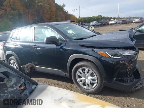 ✅ 2023 Toyota Corolla Cross L • VIN: 7MUAAAAG4PV069225 • Lot: 43460558. Wystawiony na IAAI z przebiegiem 17 921 mil. Bezpłatny archiwum sprzedaży aukcyjnych z USA i szczegółowy raport historii pojazdu na DreamBid. Zdjęcie 13.