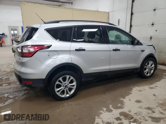✅ 2017 Ford Escape SE • VIN: 1FMCU9G94HUB77953 • Lot: 90414335. Wystawiony na Copart z przebiegiem 134 484 mil. Bezpłatny archiwum sprzedaży aukcyjnych z USA i szczegółowy raport historii pojazdu na DreamBid. Zdjęcie 3.