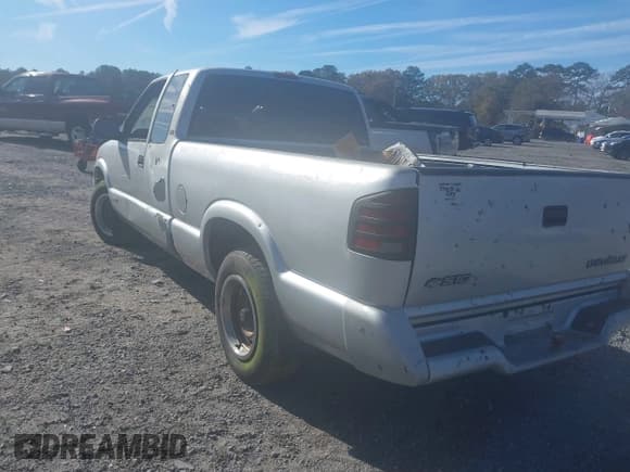 ✅ 1996 Chevrolet S-10 LS • VIN: 1GCCS19X8T8222529 • Лот: 41109057. Опубликован ранее на IAAI с пробегом 416 743 миль. Бесплатный доступ к архиву аукционных продаж из США и подробный отчёт об истории автомобиля на DreamBid. Изображение 3.