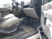 ✅ 2019 Ford F-150 XL • VIN: 1FTMF1CB5KKD32509 • Lot: 42354879. Wystawiony na IAAI z przebiegiem 138 104 mil. Bezpłatny archiwum sprzedaży aukcyjnych z USA i szczegółowy raport historii pojazdu na DreamBid. Zdjęcie 5.