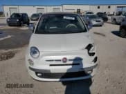 ✅ 2015 FIAT 500 Lounge • VIN: 3C3CFFER0FT562101 • Lot: 42614385. Wystawiony na Copart z przebiegiem 27 745 mil. Bezpłatny archiwum sprzedaży aukcyjnych z USA i szczegółowy raport historii pojazdu na DreamBid. Zdjęcie 5.