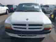 ✅ 2000 Dodge Dakota Sport • VIN: 1B7GL2AN8YS654014 • Лот: 41470554. Размещён на IAAI с пробегом 181 931 миль миль. Получите бесплатный доступ к архиву аукционных продаж из США и посмотрите подробный отчёт об истории автомобиля на DreamBid. Изображение 6.