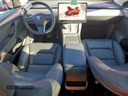 ✅ 2023 Tesla Model Y Long Range • VIN: 7SAYGDEE0PF872641 • Lot: 93860025. Wystawiony na Copart z przebiegiem 31 991 mil. Bezpłatny archiwum sprzedaży aukcyjnych z USA i szczegółowy raport historii pojazdu na DreamBid. Zdjęcie 8.