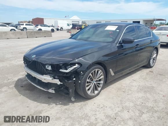 ✅ 2021 BMW 5 Series 530i • VIN: WBA53BH09MWX27909 • Lot: 42315030. Listed on IAAI with 35,238 mi. Free auction sales archive from the USA and detailed vehicle history report at DreamBid. Image 2.