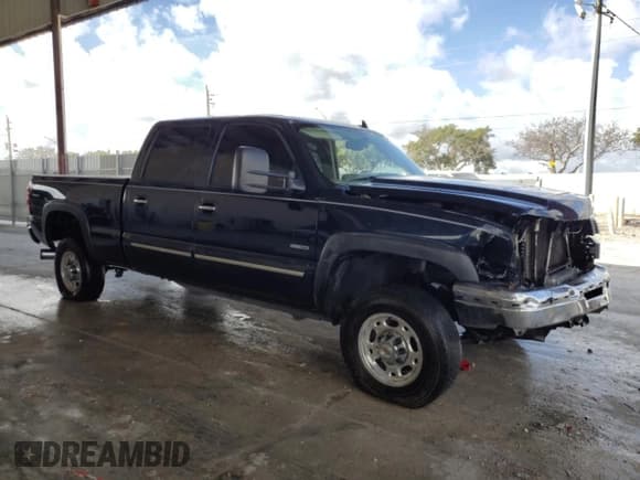 ✅ 2006 Chevrolet Silverado 2500HD LT1 • VIN: 1GCHC23D86F236745 • Лот: 43630855. Опубликован ранее на Copart с пробегом 267 072 миль. Бесплатный доступ к архиву аукционных продаж из США и подробный отчёт об истории автомобиля на DreamBid. Изображение 4.