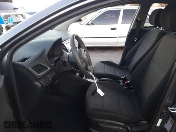2019 Hyundai Accent SE с VIN 3KPC24A33KE068388, выставлен на аукционе Copart как лот 37158803 с пробегом 30 179 миль миль и . История ставок и продаж доступна на DreamBid. Изображение 7.