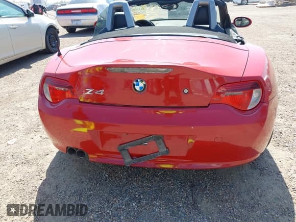 ✅ 2007 BMW Z4 3.0si • VIN: 4USBU53557LX03064 • Lot: 42243526. Listed on IAAI with 118,304 mi. Free auction sales archive from the USA and detailed vehicle history report at DreamBid. Image 6.