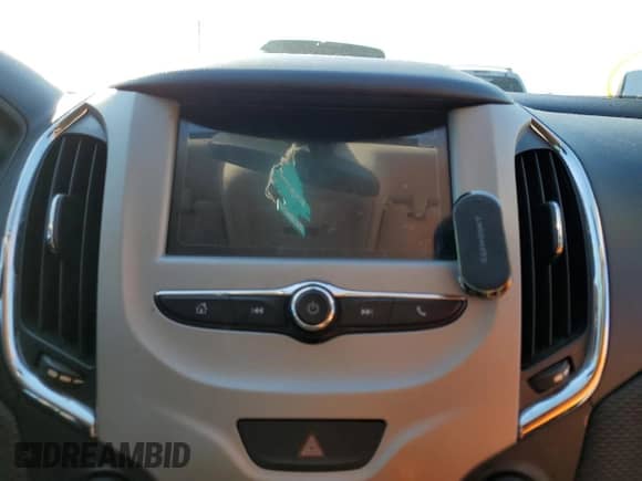 ✅ 2017 Chevrolet Cruze LS • VIN: 1G1BC5SM8H7272031 • Lot: 61413822. Wystawiony na Copart z przebiegiem 42 589 mil mil. Skorzystaj z bezpłatnego archiwum sprzedaży aukcyjnych z USA i zobacz szczegółowy raport historii pojazdu na DreamBid. Zdjęcie 9.