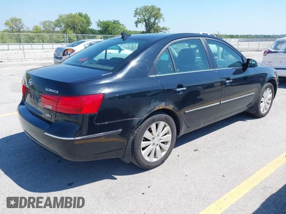 ✅ 2010 Hyundai Sonata Limited • VIN: 5NPEU4AC1AH638613 • Лот: 42973682. Опубликован ранее на IAAI с пробегом 188 875 миль. Бесплатный доступ к архиву аукционных продаж из США и подробный отчёт об истории автомобиля на DreamBid. Изображение 4.