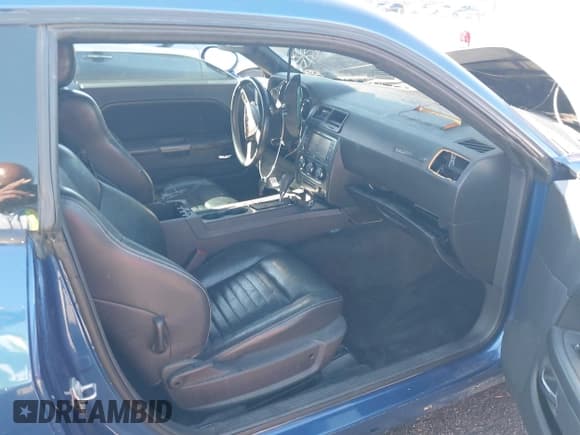 ✅ 2009 Dodge Challenger R/T • VIN: 2B3LJ54T79H588064 • Lot: 43474986. Wystawiony na IAAI z przebiegiem Nie podano. Bezpłatny archiwum sprzedaży aukcyjnych z USA i szczegółowy raport historii pojazdu na DreamBid. Zdjęcie 5.