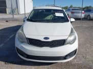 ✅ 2012 Kia Rio LX • VIN: KNADM4A30C6055942 • Lot: 43510075. Wystawiony na IAAI z przebiegiem 173 972 mil. Bezpłatny archiwum sprzedaży aukcyjnych z USA i szczegółowy raport historii pojazdu na DreamBid. Zdjęcie 6.